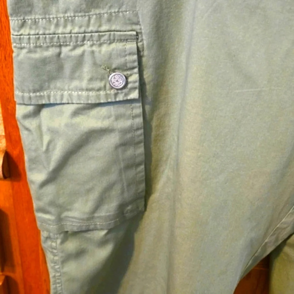 Liz & Me Sage Green Cargo / Utility Shorts Women Size 20W - Picture 6 of 15